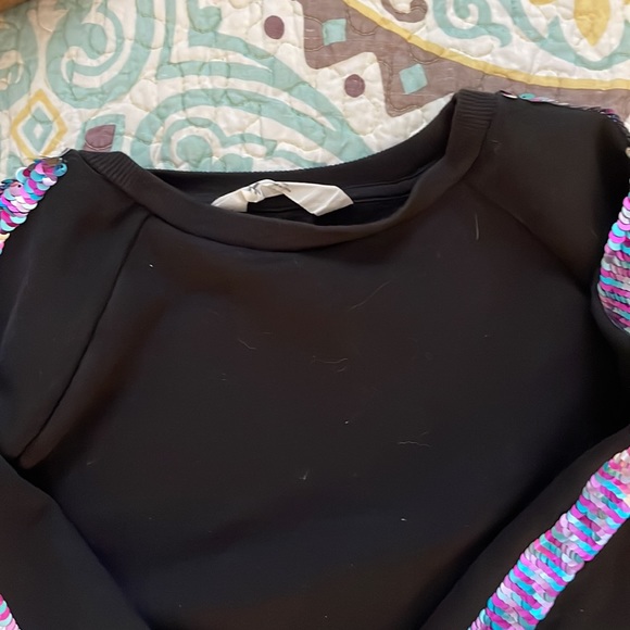 H&M black girls sweatshirt with sequins on the arms - Picture 5 of 5